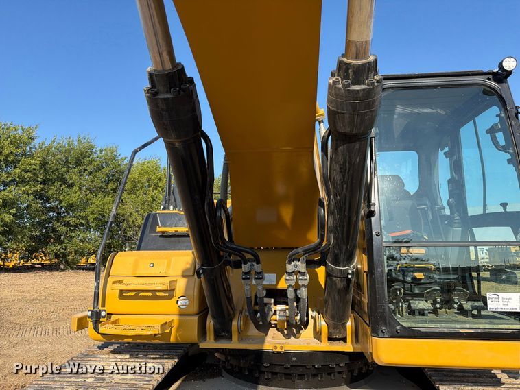 image for item FN3581 2023 Caterpillar 336 TC excavator