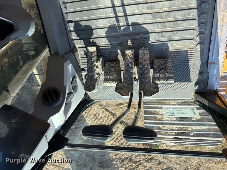 image for item FN3581 2023 Caterpillar 336 TC excavator