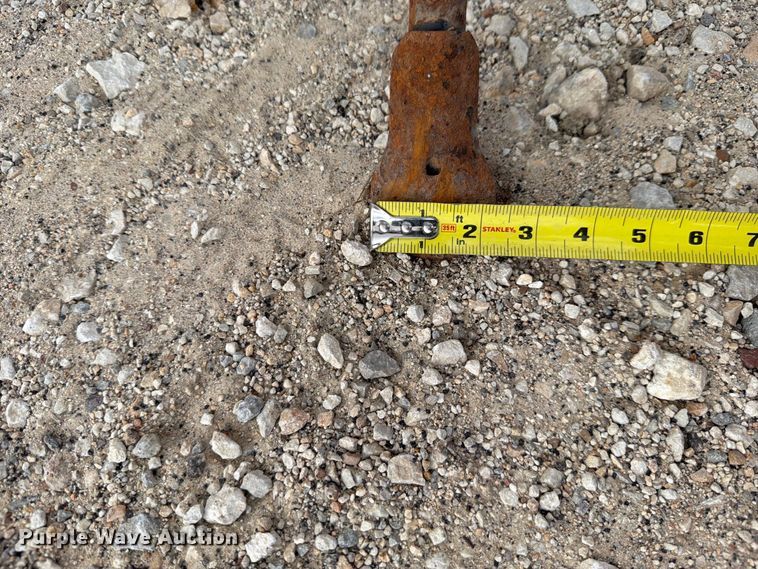 image for item FN3584 Unverferth Perfecta chisel