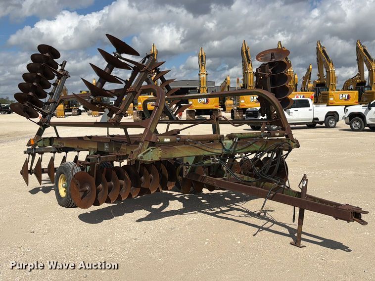 image for item FN3586 John Deere TO235 double off-set disk