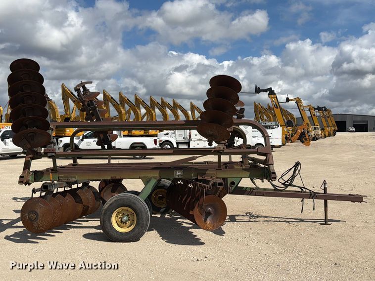image for item FN3586 John Deere TO235 double off-set disk