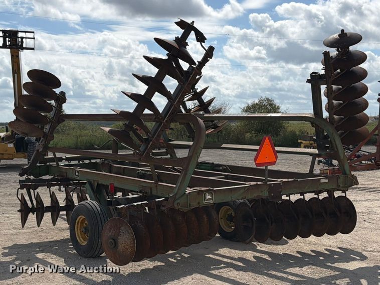 image for item FN3586 John Deere TO235 double off-set disk