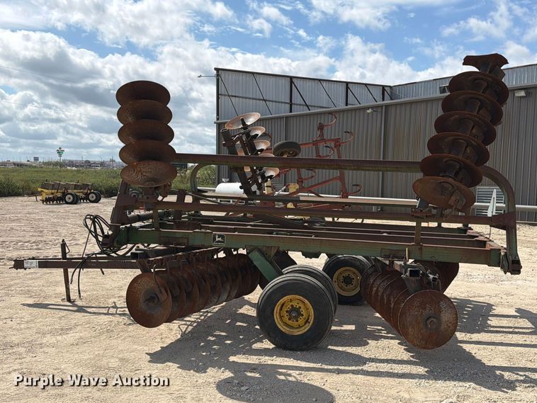image for item FN3586 John Deere TO235 double off-set disk