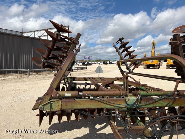 image for item FN3586 John Deere TO235 double off-set disk
