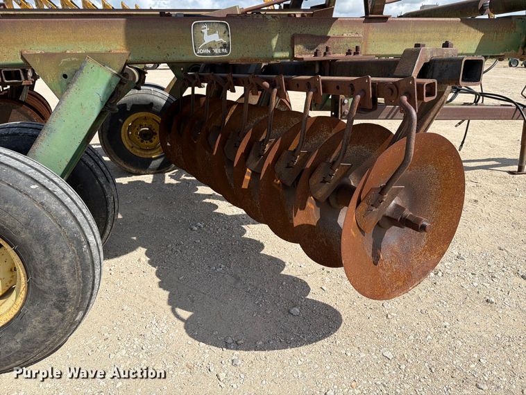image for item FN3586 John Deere TO235 double off-set disk