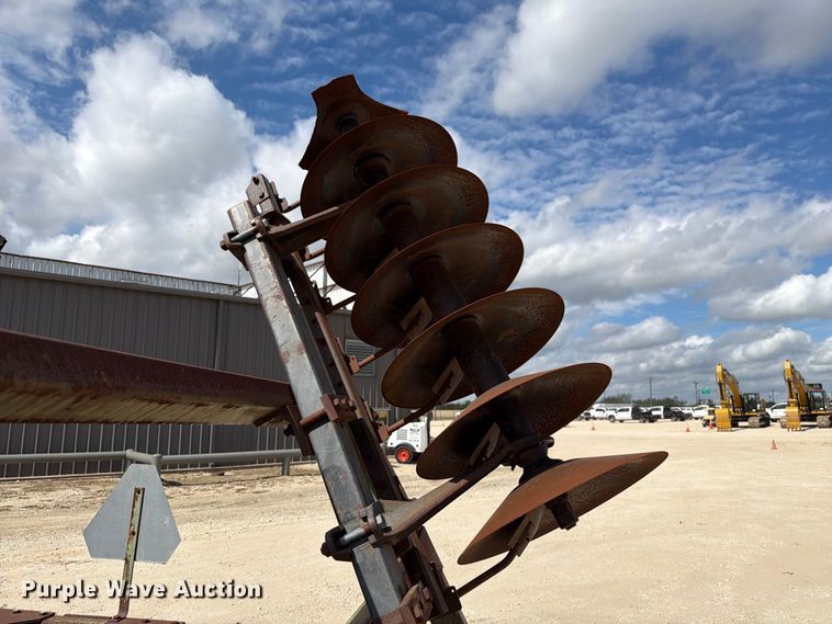 image for item FN3586 John Deere TO235 double off-set disk