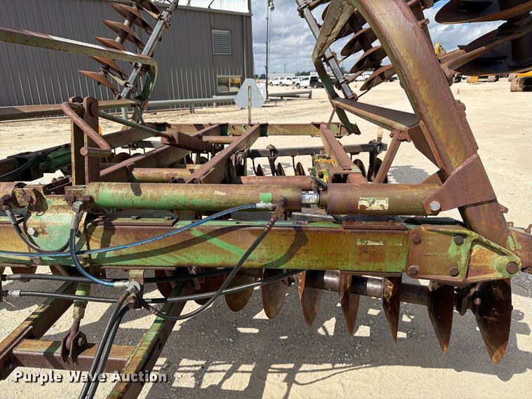 image for item FN3586 John Deere TO235 double off-set disk