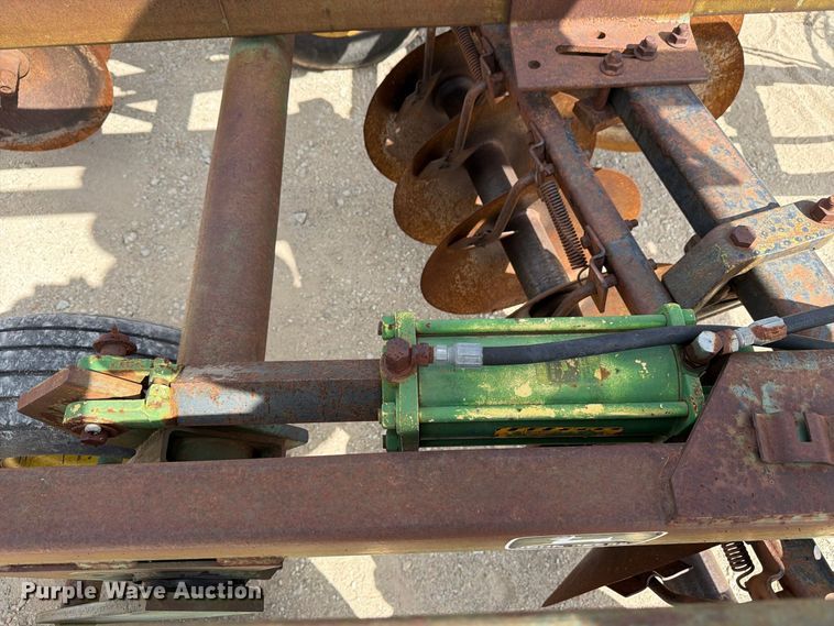 image for item FN3586 John Deere TO235 double off-set disk
