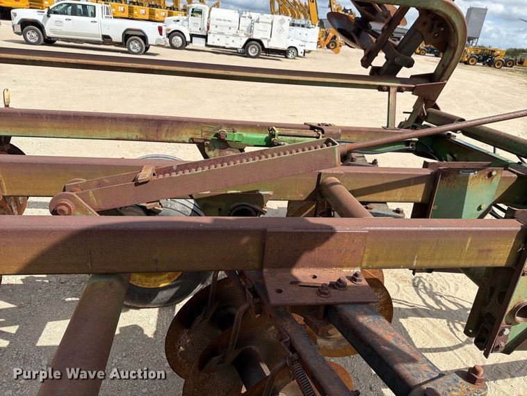 image for item FN3586 John Deere TO235 double off-set disk