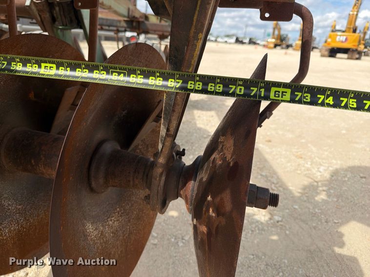 image for item FN3586 John Deere TO235 double off-set disk