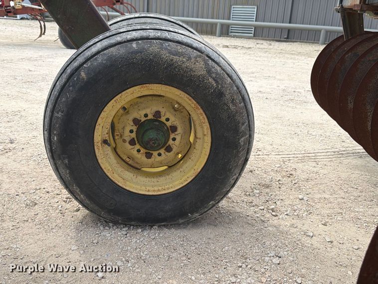 image for item FN3586 John Deere TO235 double off-set disk
