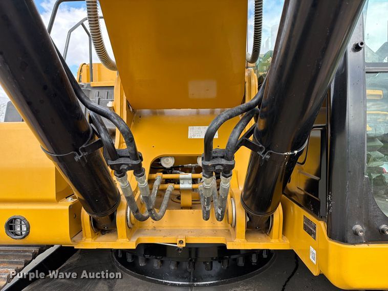 image for item FN3592 2022 Caterpillar 330 TC excavator