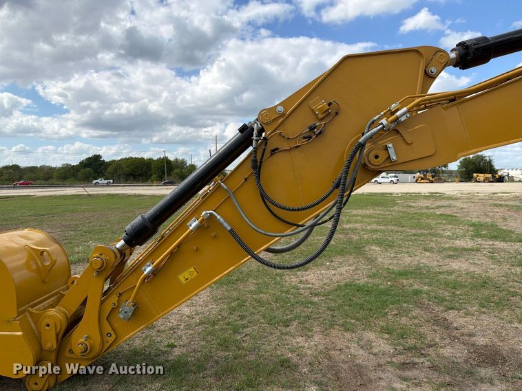 image for item FN3592 2022 Caterpillar 330 TC excavator