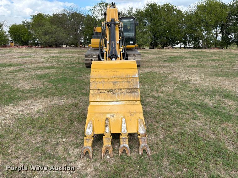 image for item FN3592 2022 Caterpillar 330 TC excavator