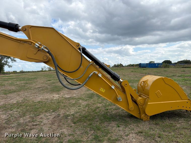 image for item FN3592 2022 Caterpillar 330 TC excavator