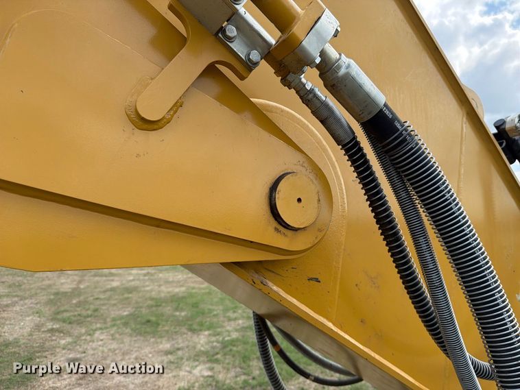 image for item FN3592 2022 Caterpillar 330 TC excavator