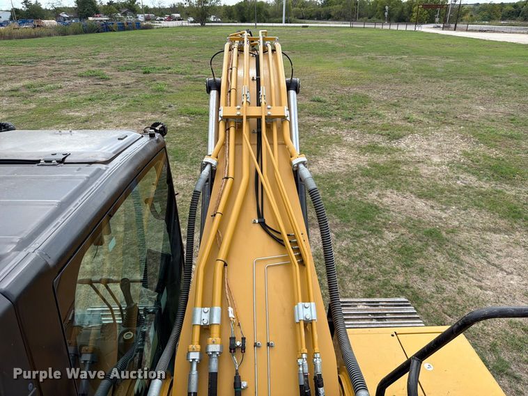image for item FN3592 2022 Caterpillar 330 TC excavator