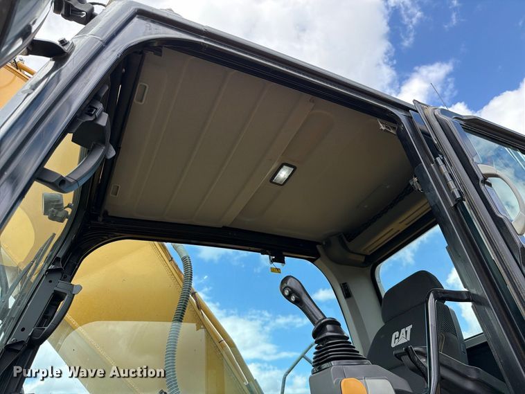 image for item FN3592 2022 Caterpillar 330 TC excavator
