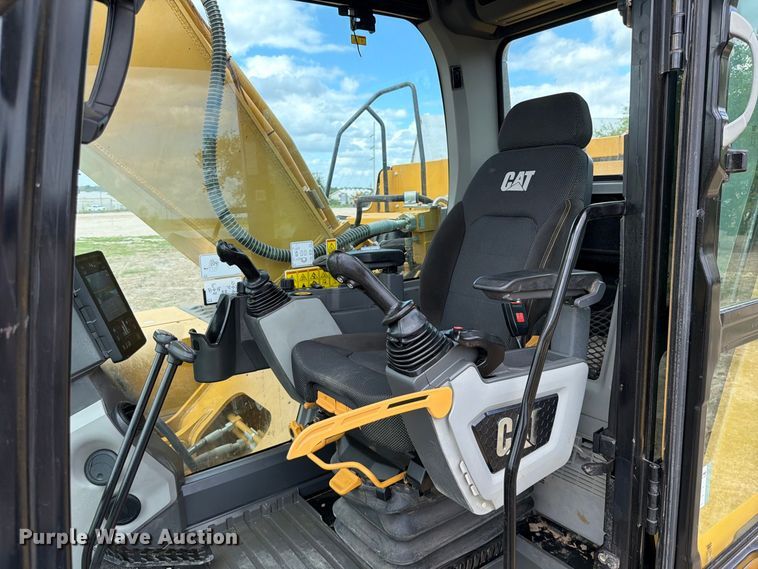 image for item FN3592 2022 Caterpillar 330 TC excavator