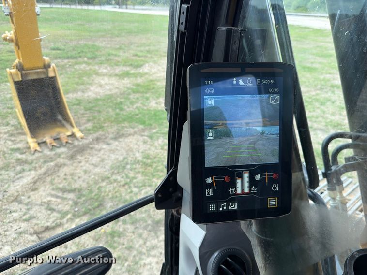 image for item FN3592 2022 Caterpillar 330 TC excavator
