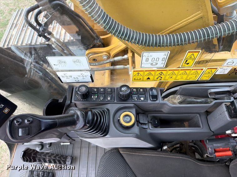 image for item FN3592 2022 Caterpillar 330 TC excavator