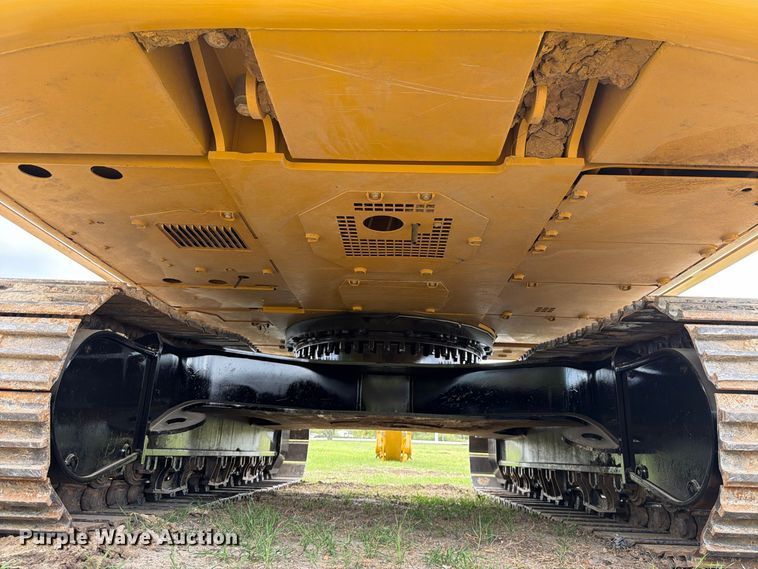 image for item FN3592 2022 Caterpillar 330 TC excavator