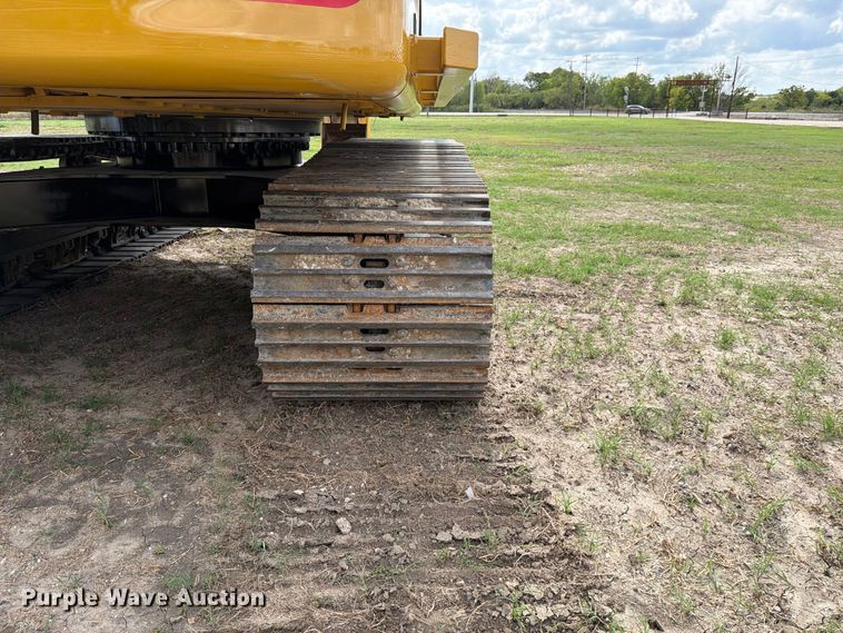 image for item FN3592 2022 Caterpillar 330 TC excavator