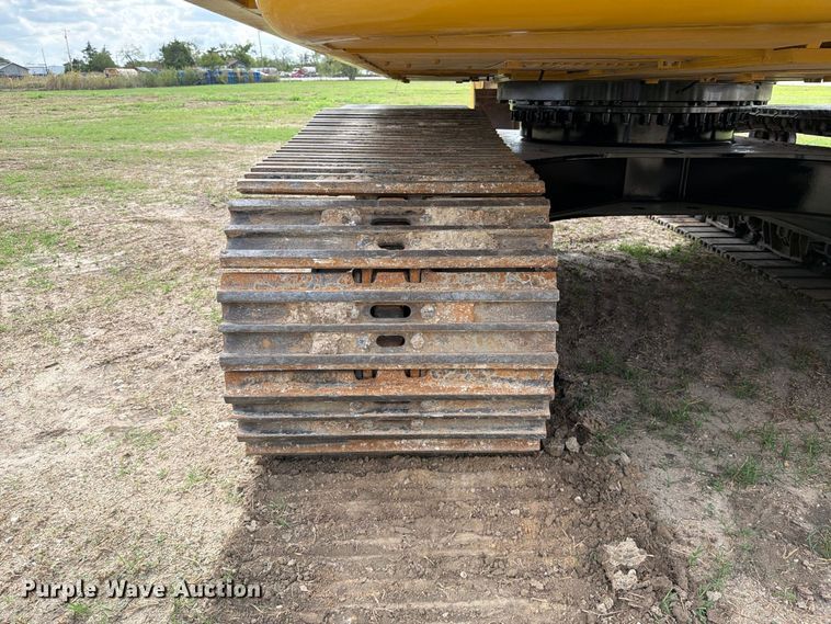 image for item FN3592 2022 Caterpillar 330 TC excavator
