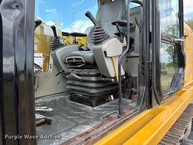 image for item FN3593 2012 Caterpillar 320EL excavator
