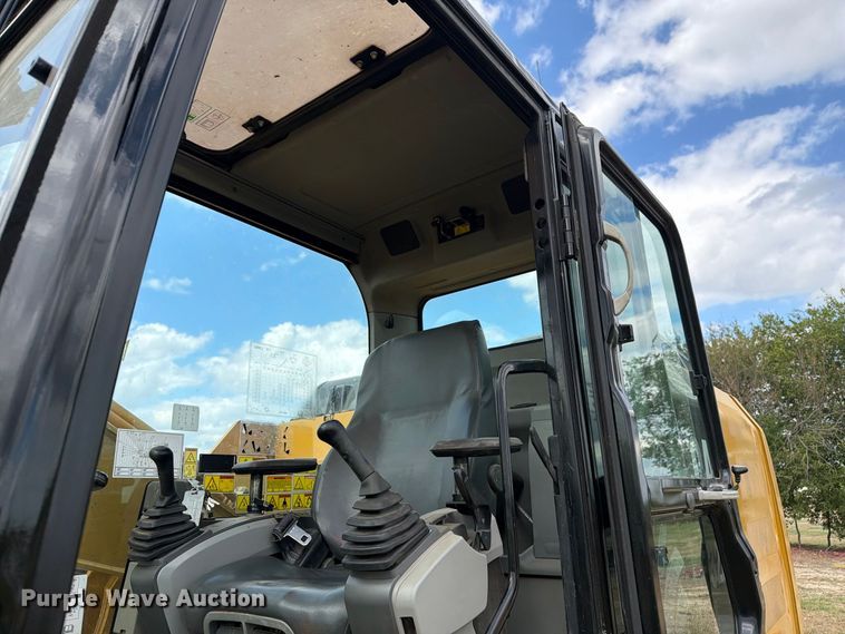 image for item FN3593 2012 Caterpillar 320EL excavator
