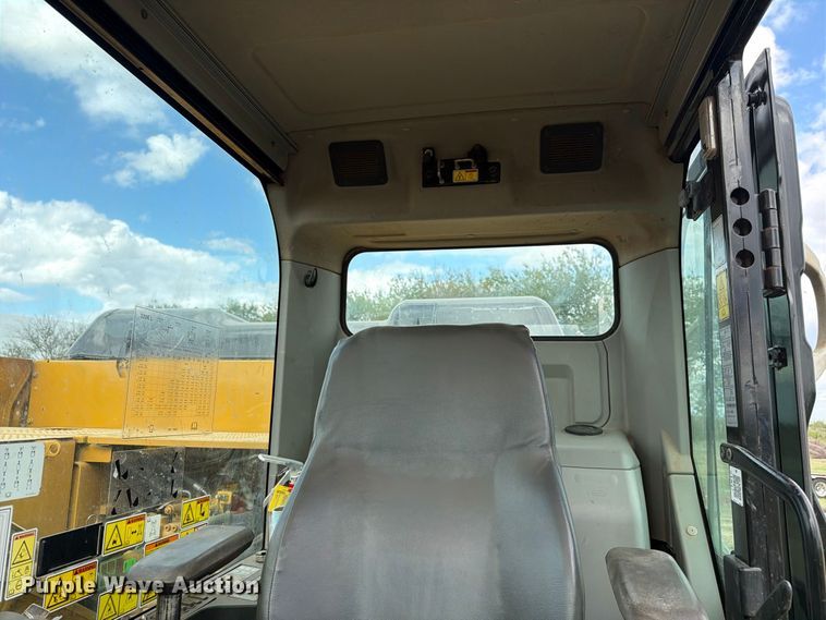 image for item FN3593 2012 Caterpillar 320EL excavator