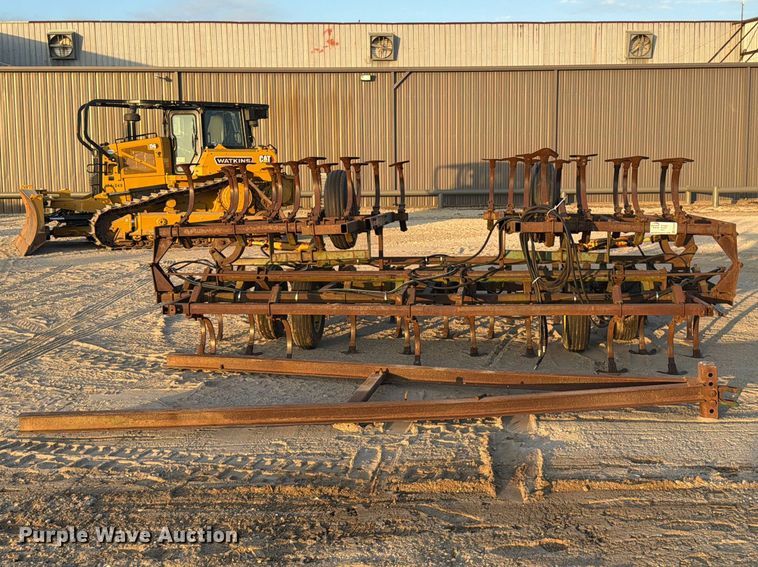 image for item FN3594 John Deere 1010 field cultivator