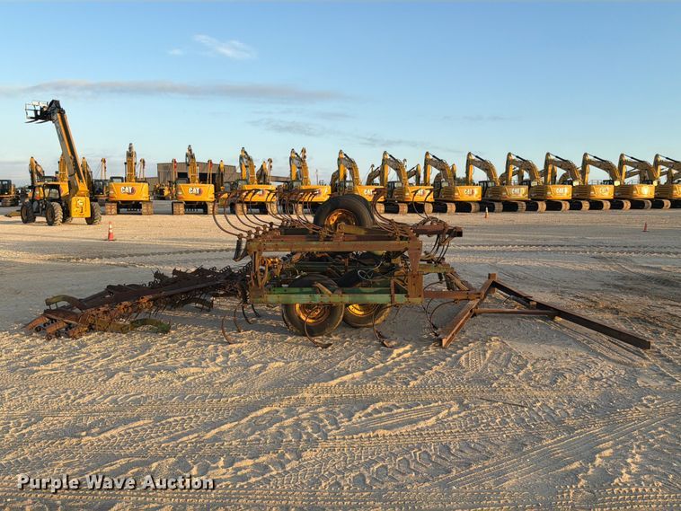 image for item FN3594 John Deere 1010 field cultivator