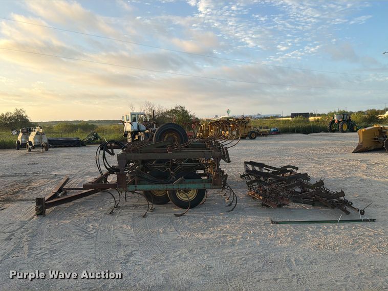 image for item FN3594 John Deere 1010 field cultivator