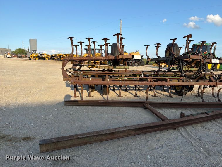 image for item FN3594 John Deere 1010 field cultivator