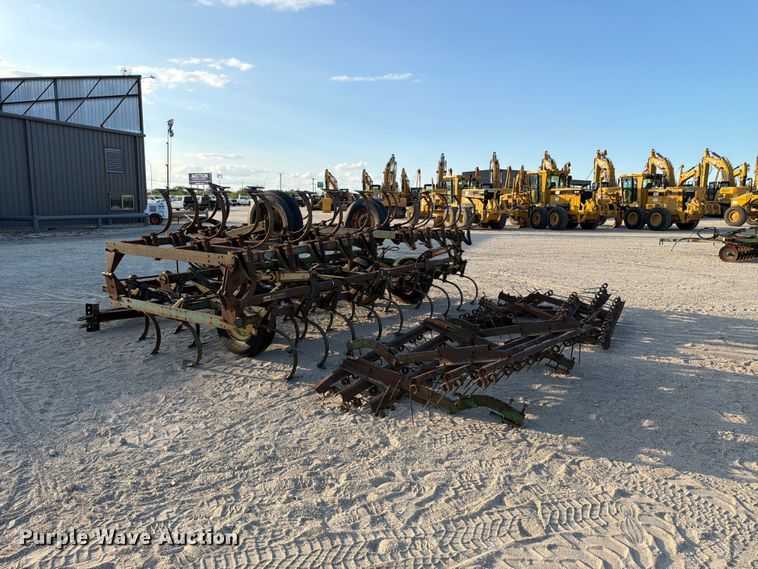 image for item FN3594 John Deere 1010 field cultivator