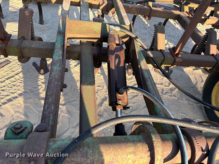 image for item FN3594 John Deere 1010 field cultivator