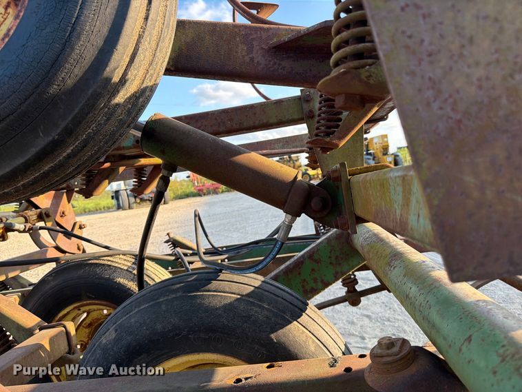 image for item FN3594 John Deere 1010 field cultivator