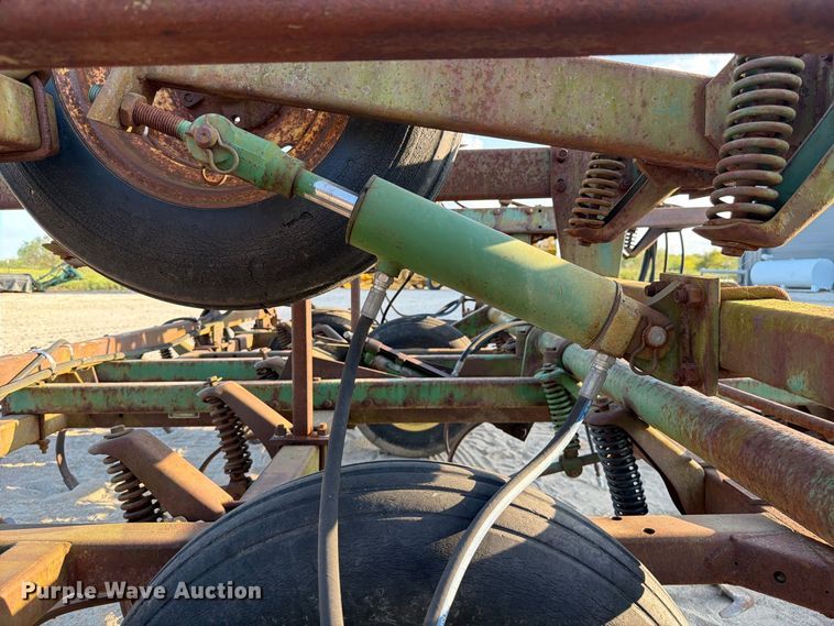 image for item FN3594 John Deere 1010 field cultivator