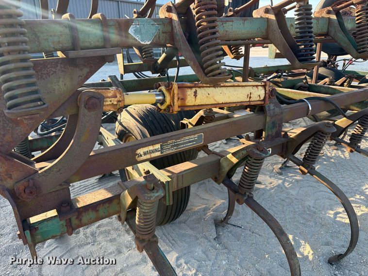 image for item FN3594 John Deere 1010 field cultivator