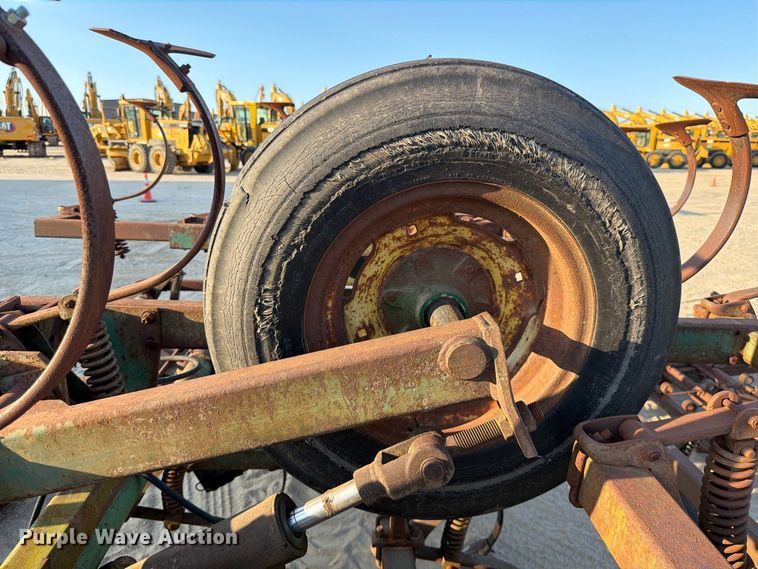 image for item FN3594 John Deere 1010 field cultivator