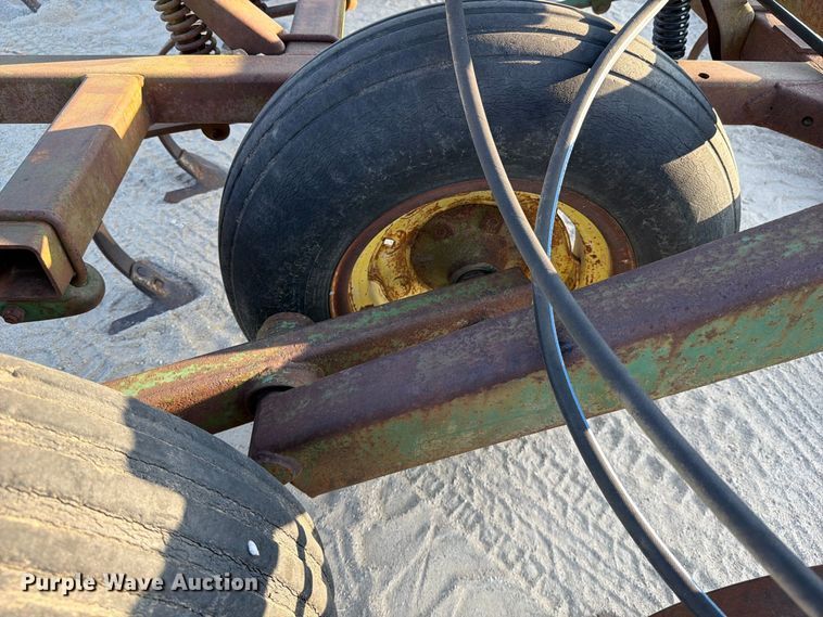 image for item FN3594 John Deere 1010 field cultivator