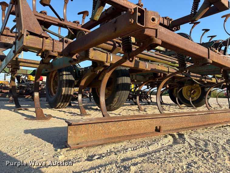 image for item FN3594 John Deere 1010 field cultivator