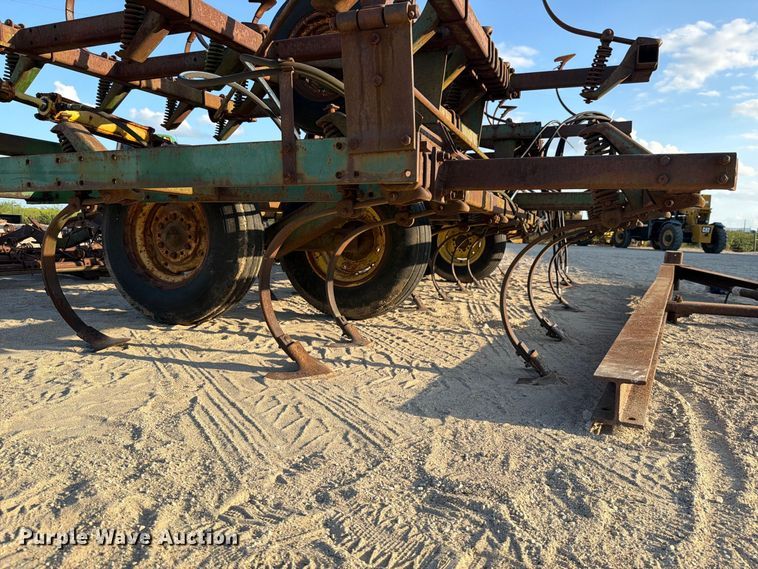 image for item FN3594 John Deere 1010 field cultivator
