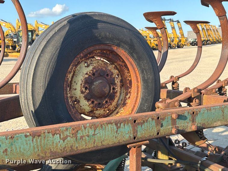 image for item FN3594 John Deere 1010 field cultivator