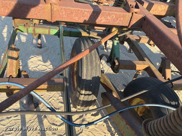 image for item FN3594 John Deere 1010 field cultivator