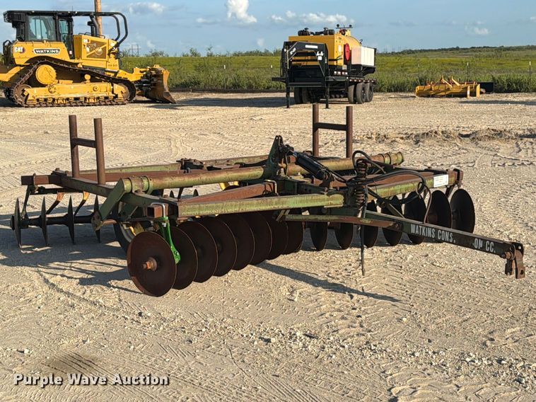 image for item FN3595 John Deere tandem disk