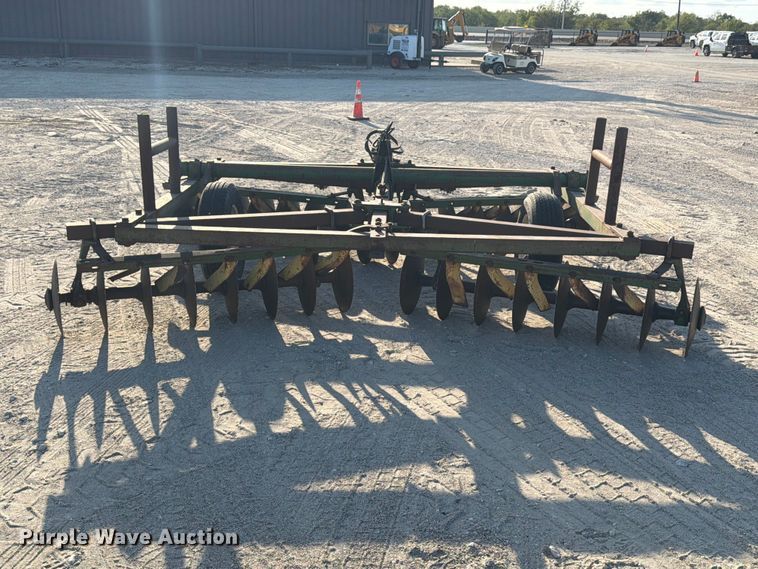 image for item FN3595 John Deere tandem disk