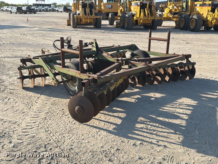 image for item FN3595 John Deere tandem disk