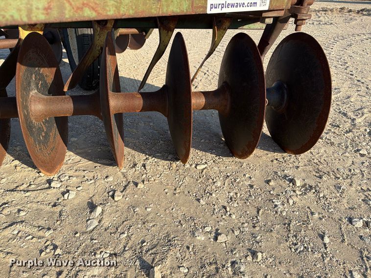 image for item FN3595 John Deere tandem disk